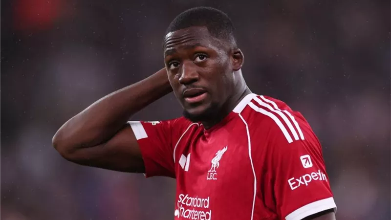 ليفربول يقترب من حسم تجديد عقد كوناتي قبل نهاية الشهر