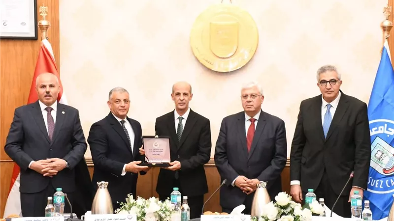 رئيس جامعة بني سويف: مستمرون في تنفيذ خطط بيئية أكثر استدامة
