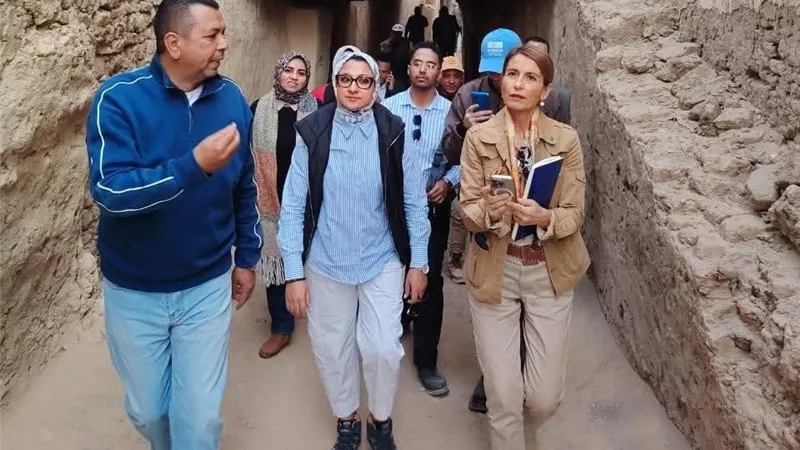 مدير مكتب اليونسكو بمصر تزور قرية القصر الإسلامية بالوادي الجديد| صور
