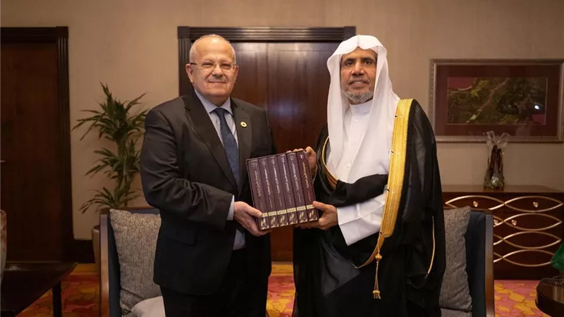 الخشت وأمين رابطة العالم الإسلامي يناقشان مشاريع تجديد الخطاب الديني