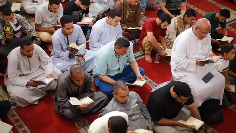 لماذا لم يحفظ الله الكتب المقدسة كما حدث مع القرآن؟ دار الإفتاء تحسم الجدل