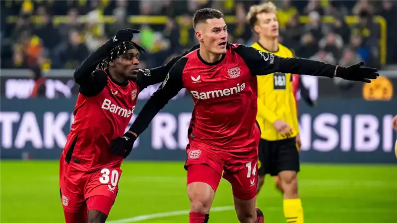 قمة نارية بين باير ليفركوزن وبوروسيا دورتموند بالدوري الألماني