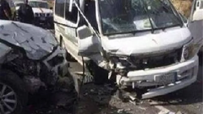 4 مصابين جراء تصادم مروع على طريق القاهرة الفيوم الصحراوي