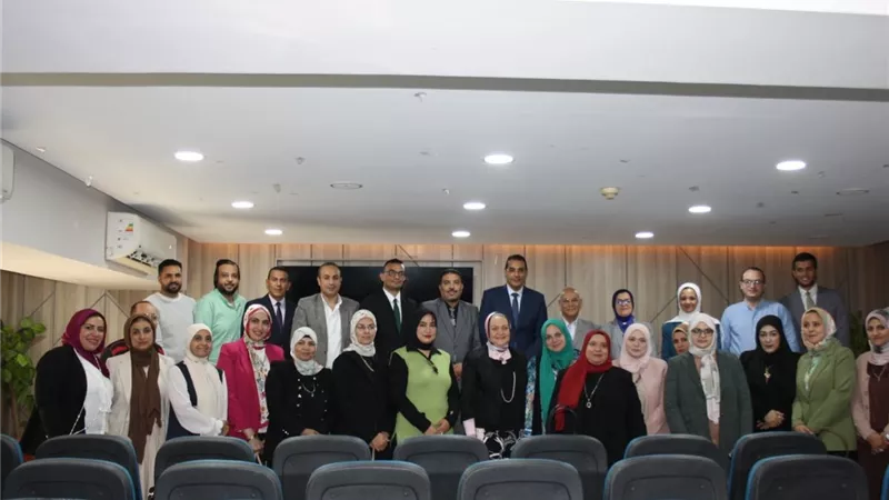 وفد جامعة دمنهور يشارك في دورة تدريبية بشأن قبول الطلاب الوافدين