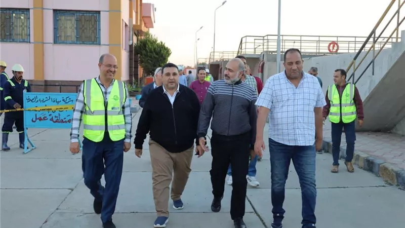 رئيس مياه البحيرة يتفقد محطة معالجة الصرف بإيتاي البارود