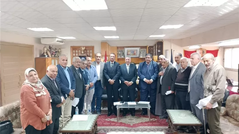 وكيل «تعليم البحيرة» يوجّه بتفعيل دور مجالس الأمناء والآباء