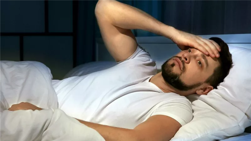 لماذا يستيقظ العقل ليلًا؟.. دراسة جديدة تكشف سر دوامة التفكير