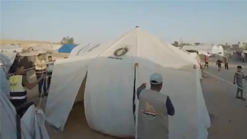 من القاهرة إلى غزة.. قوافل الأزهر تُعيد الدفء لبيوت دمرها الاحتلال