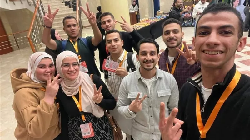 طلاب طب أسنان السويس يحققون إنجازات استثنائية خلال المؤتمر العالمي 