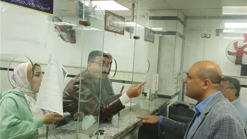 رئيس مدينة دسوق يتابع سير العمل بالمركزالتكنولوجي ومنظومة التصالح 