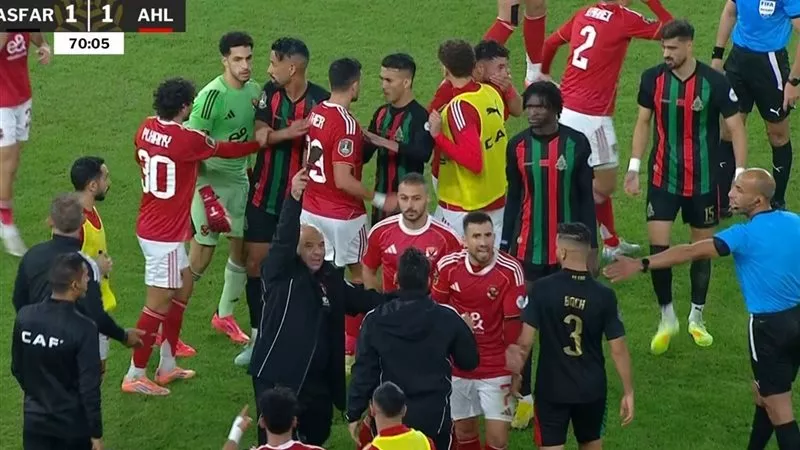 منصة فرنسية تستنكر أحداث شغب لقاء الأهلي والجيش الملكي