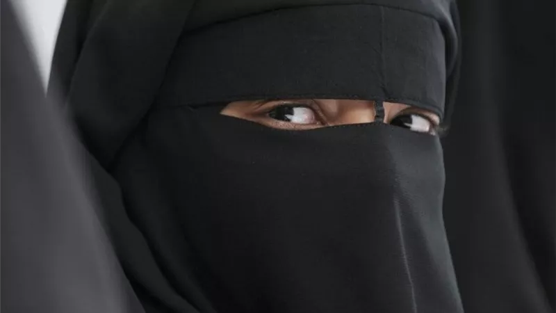 «كان لابس نقاب».. حبس المتهم بقتل زوجته بدائرة المراغة 4 أيام