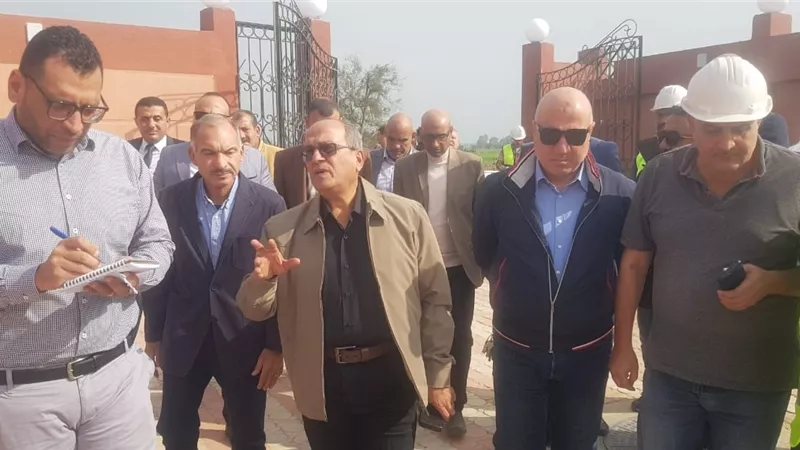 رئيس القابضة يتابع مشروعات كفر الشيخ ويوجه بتسريع التنفيذ
