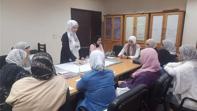 بـ ورشة تفصيل الملابس.. «ثقافة بنها» تحتفي بالحرف اليدوية