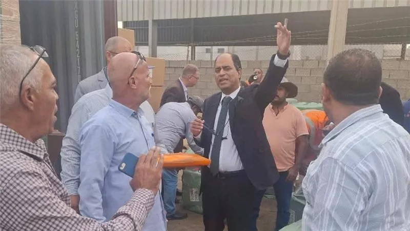 جمارك العين السخنة تحبط تهريب شحنة ألعاب نارية وأجهزة محظورة
