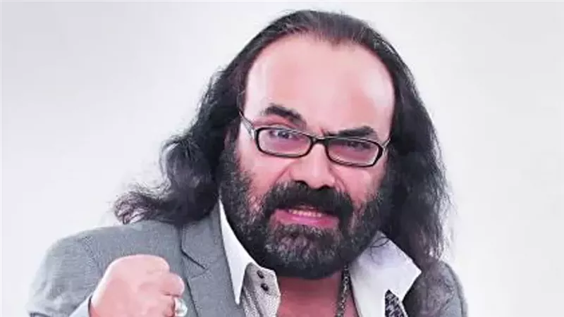 نادر أبو الليف يعتذر عن خبر وفاة والدة رضا البحراوي