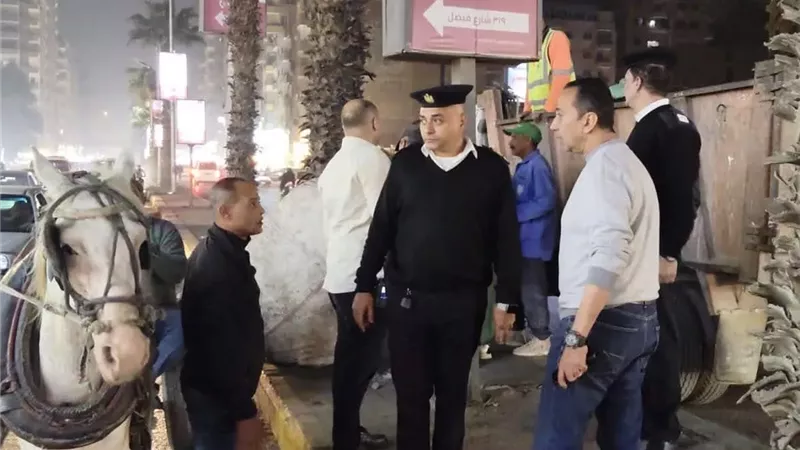 محافظة الجيزة تشن حملات مكثفة فى شارع فيصل