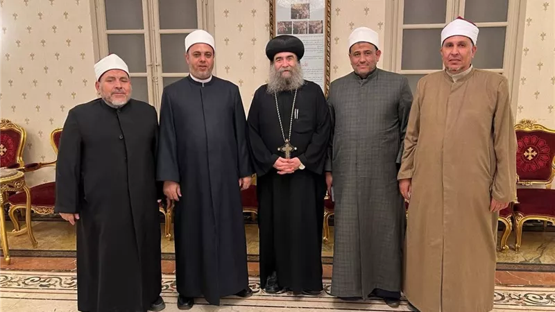 قيادات أوقاف أسيوط يقدمون التهنئة للأنبا يؤانس بمناسبة توليه مطرانا
