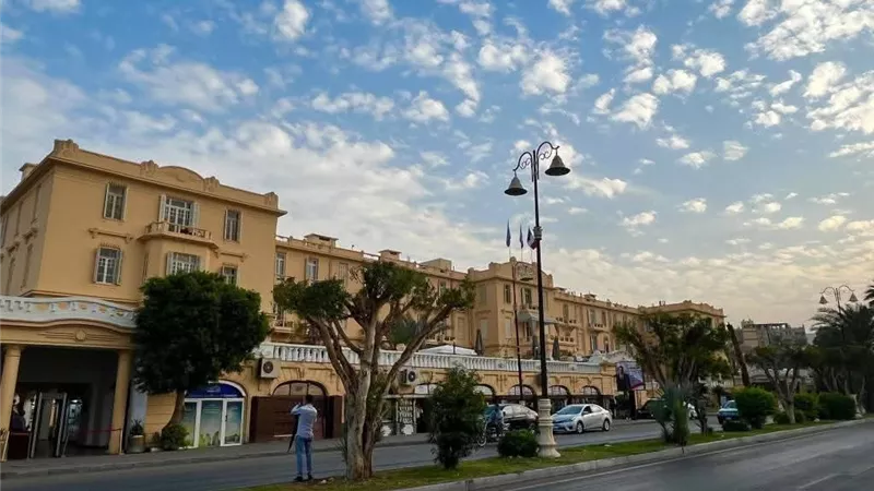طقس اليوم في الأقصر: مائل للبرودة صباحاً ومساءً