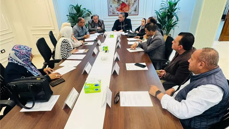 أمناء تنمية حدائق أكتوبر يناقش ملفات الصحة والتعليم والعمل والحماية
