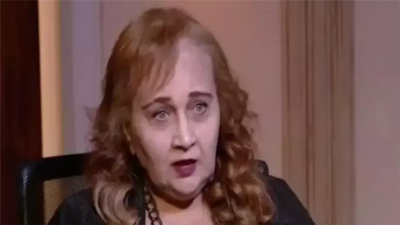 ناقدة فنية تدعم منى زكي وتعلق على فيلم 