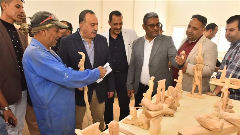 محافظ أسيوط يتفقد اللمسات النهائية لافتتاح خان الخليلي بمركز الفتح