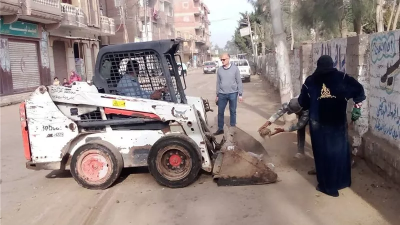 محافظ كفر الشيخ يتابع انتظام العمل واستلام ملفات التصالح 