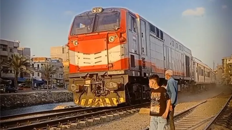 مصرع سيدة صدمها قطار أثناء عبورها «مزلقان» في قنا