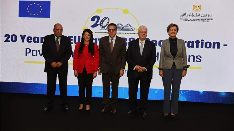 عصمت: زيادة نسبة الطاقة المتجددة لـ42 % خلال عام 2030