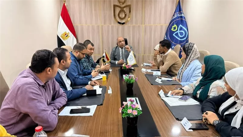 مدير الرعاية الصحية بالأقصر يتابع الموقف التشغيلي اليومي للمنشآت التابعة