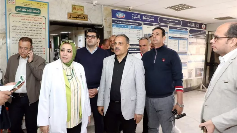 محافظ الشرقية: نستهدف تحسين مستوي الخدمات العلاجية للمواطنين|صور