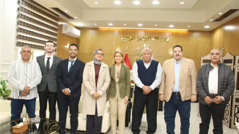 محافظ الوادي الجديد يبحث مع مديرة اليونسكو سبل تعزيز التعاون المشترك