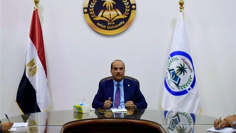 رئيس جامعة العريش يتابع منظومة البحث العلمي والبرامج الدراسية والتدريبية