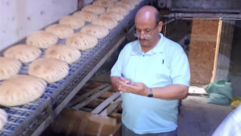 أسواق ومخابز.. «تموين دمياط» تحرر 65 محضرًا للمخالفين