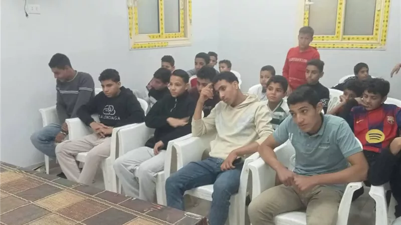 مشاركة شبابية واسعة في فعاليات مشروع الأزمات والكوارث بالواسطى