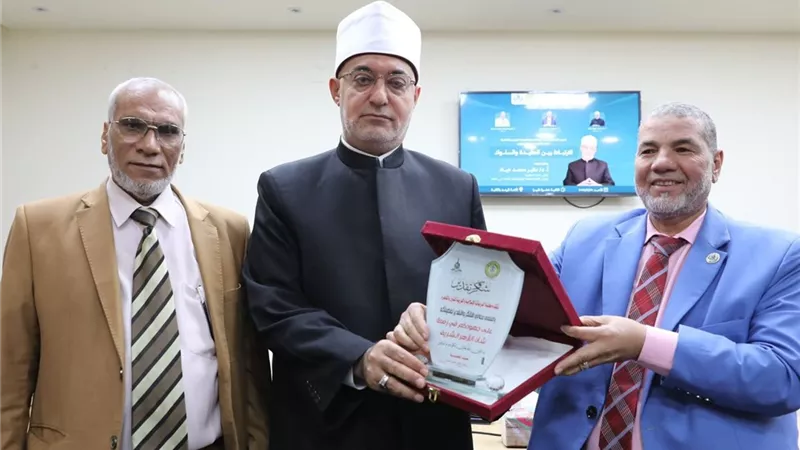 مفتي الجمهورية: الأخلاق بلا دين عبث والعلاقة بين العقيدة والسلوك واجب ديني