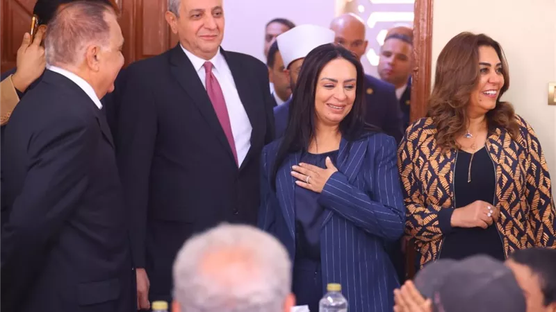 وجبة كرامة.. وزراء يجلسون إلى موائد الأسر الأولى بالرعاية بمطبخ المحروسة