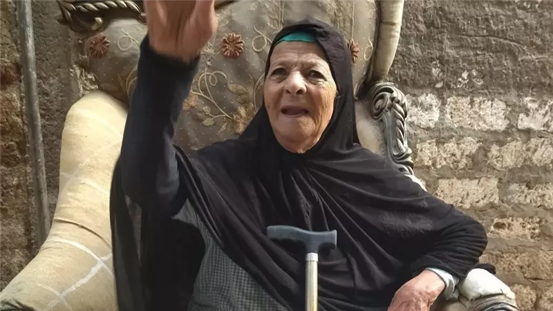 خنقتها وسرقت غوايشها.. حبس قاتلة مسنة قنا على ذمة التحقيقات