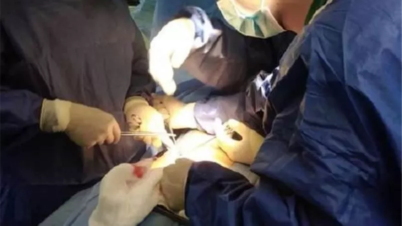 رحيل مفاجئ.. وفاة طبيب شاب أثناء عمله داخل الرعاية المركزة بالسويس