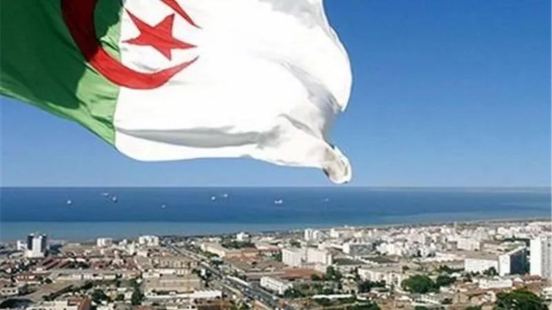 لدعم القدرة الشرائية.. الجزائر ترفع الحد الأدنى للأجور ومنحة البطالة 