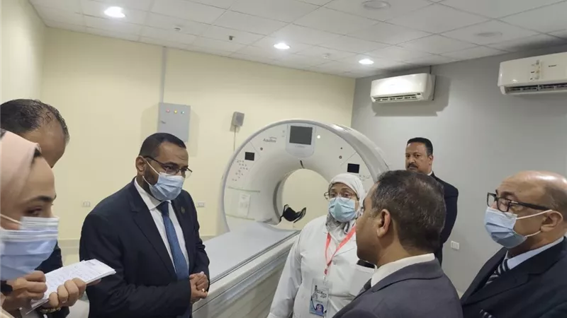 مساعد وزير الصحة يفاجىء مستشفى الصدر خلال زيارته لأسيوط 