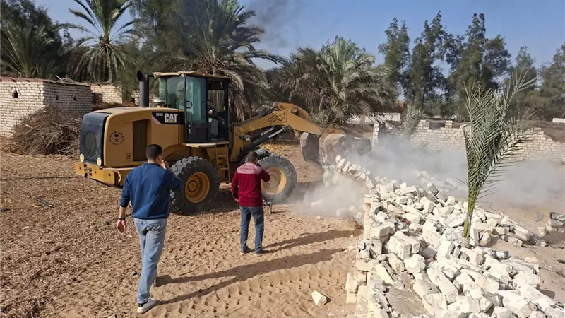 إزالة 22 تعديا في القصاصين بالإسماعيلية