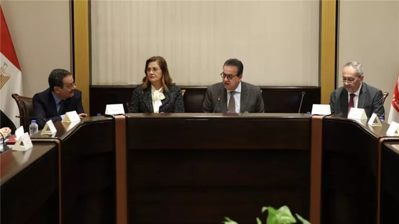  المعرفة العالمي والعمر الصحي محور اللجنة الاستشارية للتنمية البشرية