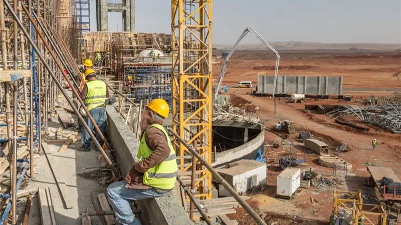 مصر تجذب 12.2 مليار دولار استثمارات أجنبية.. وقطاع البترول يقود النمو