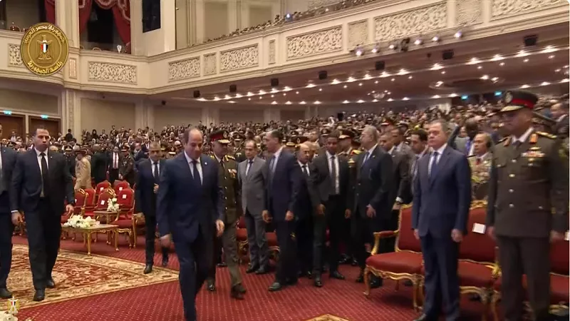  السيسي يشهد افتتاح معرض إيديكس 2025 ويستعرض أجنحة الدول المشاركة