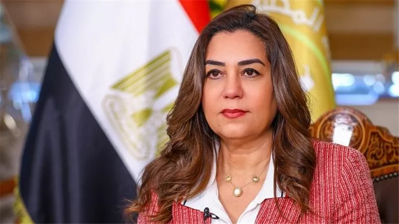 وزيرة التنمية المحلية تشدد على التعامل مع المخالفين وإزالة التعديات 