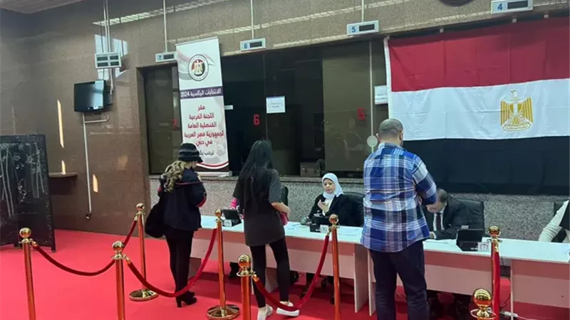 توافد أبناء الجالية المصرية في اليونان للمشاركة في انتخابات النواب |فيديو