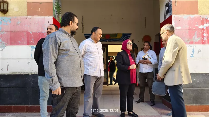 رسالة حاسمة من مدير تعليم القاهرة خلال جولة تفقدية مفاجئة لمدارس المرج