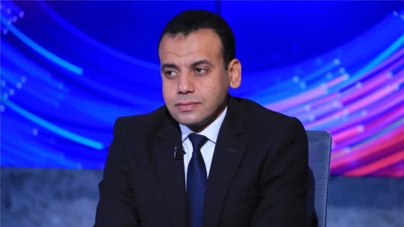 الدولار وحده لا يكفي.. خبير يوضح أسباب عدم شعور المواطن بتراجع الأسعار