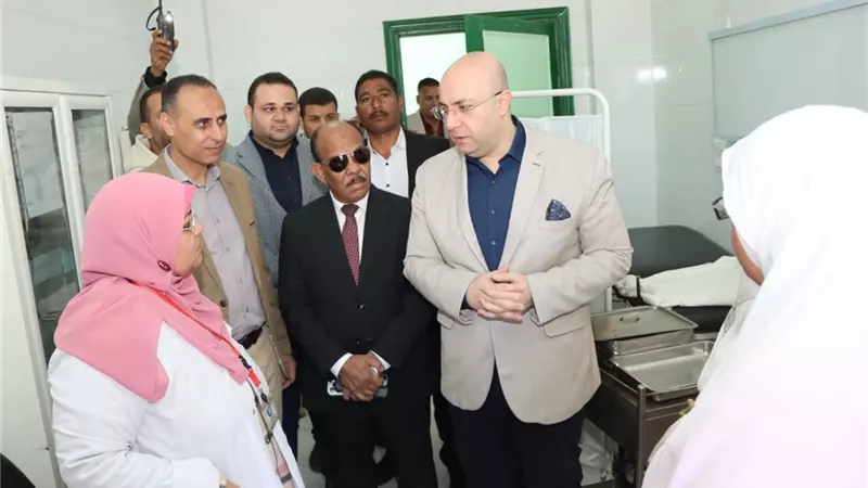 محافظ بني سويف يتابع الخدمات الصحية بوحدة الشوبك| صور